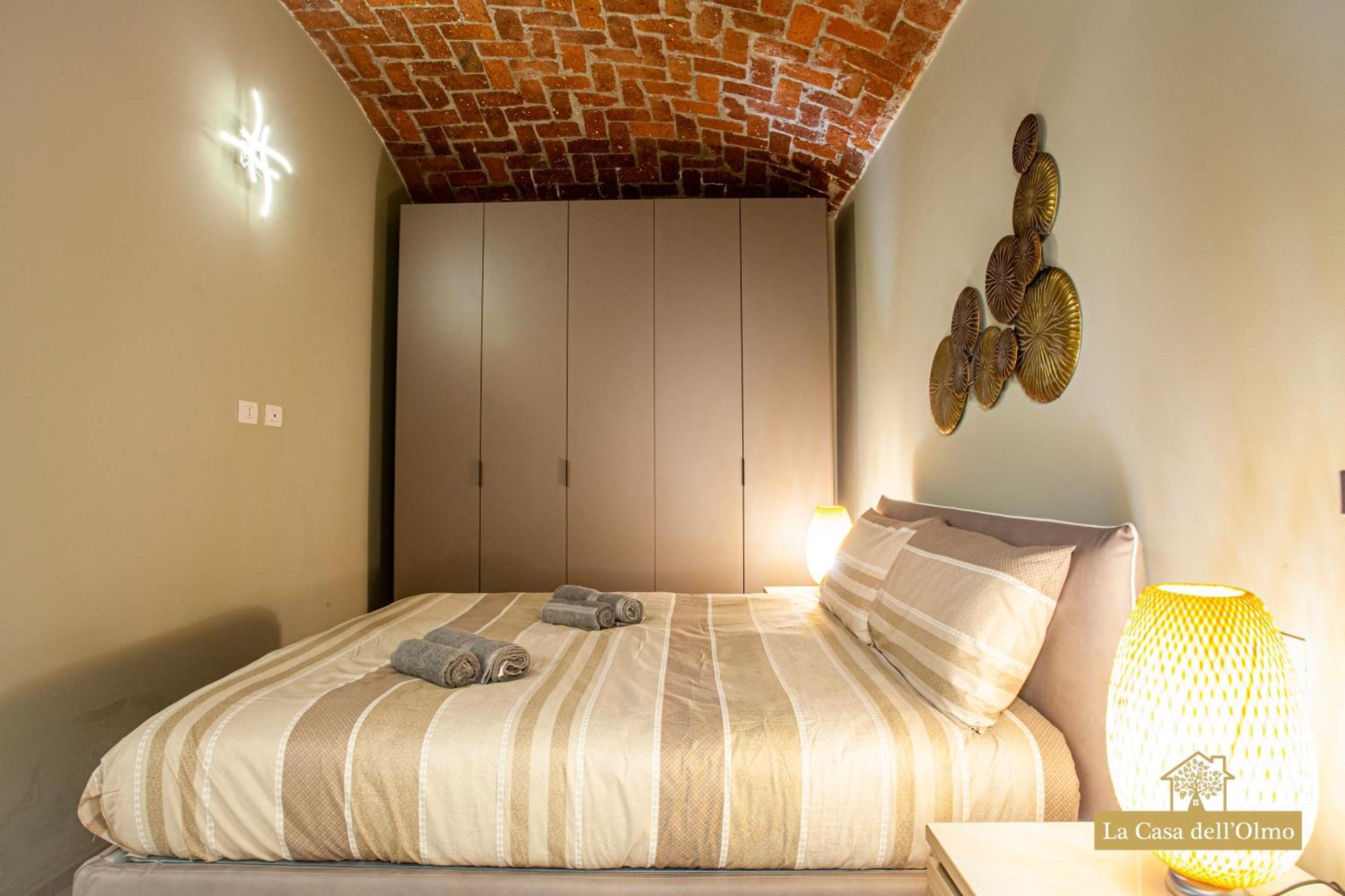 La Casa Dell'Olmo - Suite Apartment Cuneo Ngoại thất bức ảnh